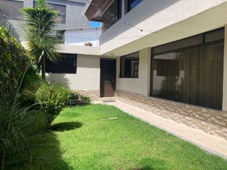 Foto 4 de CASA DE VENTA EN EL BOSQUE: UBICACIÓN ESTRATÉGICA, PARA USO COMERCIAL O RESIDENCIAL 340 M2, $350.000