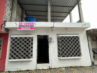 Foto 1 de En venta casa de dos plantas en Duran (SP)