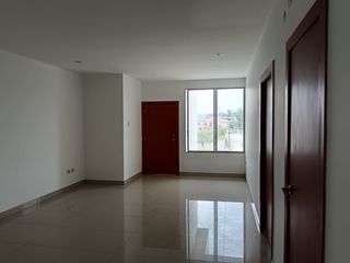 Foto 3 de Departamento de venta en la Urbanización Condado de Vicolinci, por estrenar