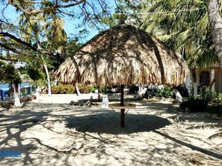 Venta de Casa con Vista al Mar de Playa Salguero en Santa Marta, Colombia