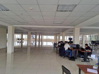 Foto 3 de VENTA GALPON CON OFICINAS CARCELEN INDUSTRIAL, ALTO IMPACTO