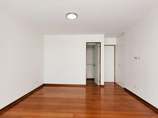 Foto 2 de Venta Apartamento Santiago de Surco - Monte Molín