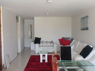 VENDO AMPLIO Y COMO DEPARTAMENTO EN SEGUNDO PISO FRENTE A PARQUE CERCA A CENTROS COMERCIALES EN CERRO COLORADO