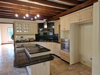 AMPLIA Y ACOGEDORA RESIDENCIA EN URBANIZACIÓN EXCLUSIVA - RINCÓN DEL VALLE