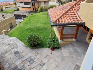 AMPLIA Y ACOGEDORA RESIDENCIA EN URBANIZACIÓN EXCLUSIVA - RINCÓN DEL VALLE