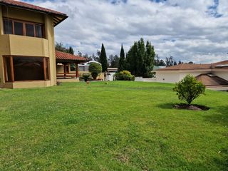 AMPLIA Y ACOGEDORA RESIDENCIA EN URBANIZACIÓN EXCLUSIVA - RINCÓN DEL VALLE
