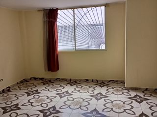 Foto 6 de Casa de venta,346m2 de construcción en 180m2 de terreno, a 100m2 de la Av. Martha Bucaram, Sector TÍA de la Cdla Ibarra Quito, Ecuador