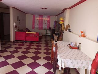 Foto 8 de Casa de venta,346m2 de construcción en 180m2 de terreno, a 100m2 de la Av. Martha Bucaram, Sector TÍA de la Cdla Ibarra Quito, Ecuador