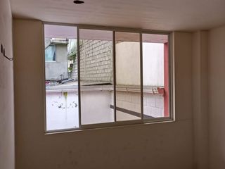 Foto 17 de Casa de venta,346m2 de construcción en 180m2 de terreno, a 100m2 de la Av. Martha Bucaram, Sector TÍA de la Cdla Ibarra Quito, Ecuador