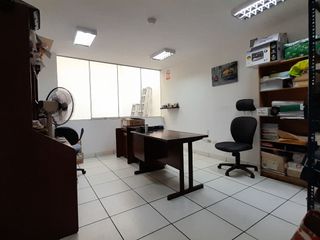 Foto 15 de ¡¡¡AMPLIA OFICINA CHALET EN ZONA COMERCIAL DE LINCE… ALQUILER!!!