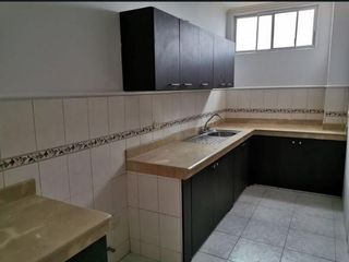 Departamento en Urdesa Central, 2 Habitaciones, 2 Baños, Parqueo,  Norte de Guayaquil.