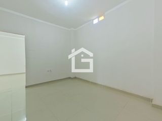 Foto 8 de Trabaja con Estilo: Oficina de 100m² en Avenida Principal, Cafetería y Oficina Privada en Machala