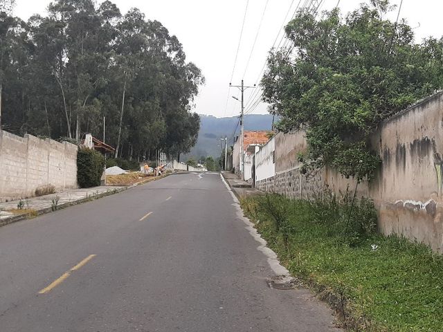 TERRENO EN VENTA, EXCELENTE UBICACION EN CONOCOTO SECTOR COLEGIO LA SALLE