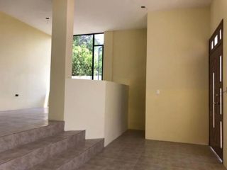 Venta Casa por Estrenar en Conocoto, Urbanización Exlasallanos.
