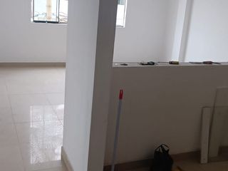 Foto 9 de VENTA CASA 4 PISOS EN ESQUINA COMAS