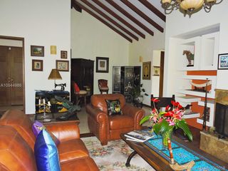 Foto 22 de Gorgeous One Level Home with Private Lake in Heart of LLanogrande
