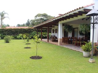 Foto 26 de Gorgeous One Level Home with Private Lake in Heart of LLanogrande