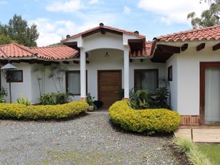 Foto 25 de Gorgeous One Level Home with Private Lake in Heart of LLanogrande
