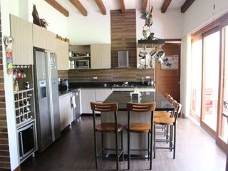 Foto 27 de Gorgeous One Level Home with Private Lake in Heart of LLanogrande