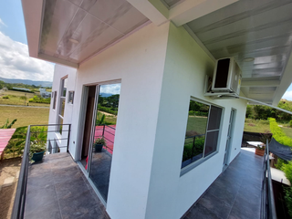 Foto 2 de SE VENDE O ARRIENDA MODERNA CASA CAMPESTRE