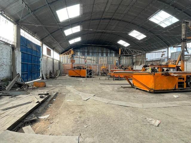 VENDO LOCAL CON ZONIFICACION INDUSTRIAL DE 850 M2 EN PARQUE INDUSTRIAL - HUANCAYO
