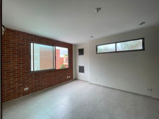 Casa Multifamiliar en Arriendo, Villa Campestre