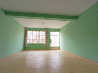 Foto 4 de Casa en Venta de 200 m² de 11 Habitaciones en Sol de Vitarte, Ate