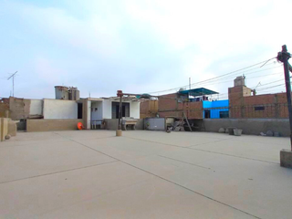 Foto 19 de Casa en Venta de 200 m² de 11 Habitaciones en Sol de Vitarte, Ate