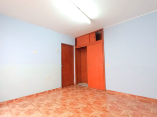 Foto 12 de Casa en Venta de 200 m² de 11 Habitaciones en Sol de Vitarte, Ate