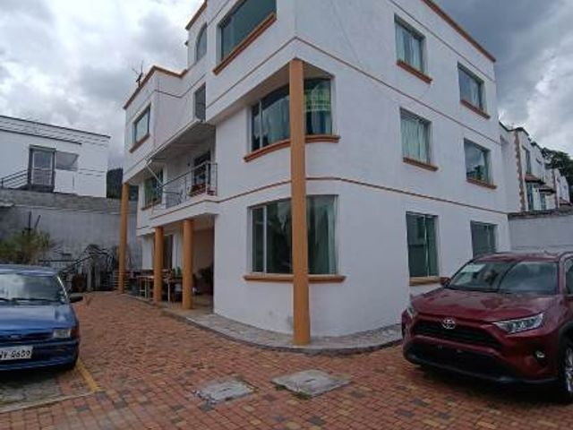 VENDO APARTAMENTO SECTOR MENA DEL HIERRO