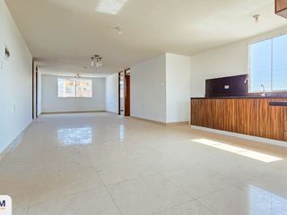 CASA EN VENTA DE 3 PISOS A 3 MINUTOS DE METRO - HUNTER