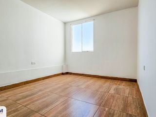 CASA EN VENTA DE 3 PISOS A 3 MINUTOS DE METRO - HUNTER