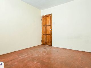 CASA EN VENTA DE 3 PISOS A 3 MINUTOS DE METRO - HUNTER