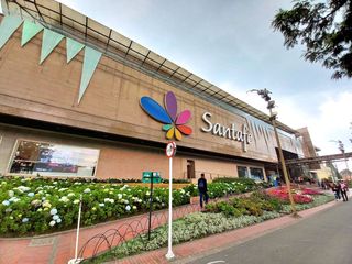 Foto 1 de LOCALES COMERCIALES EN VENTA CC SANTAFÉ BOGOTÁ