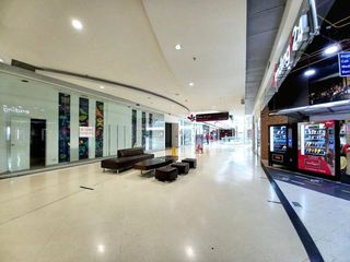Foto 4 de LOCALES COMERCIALES EN VENTA CC SANTAFÉ BOGOTÁ