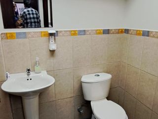 Foto 16 de VENTA LOCAL COMERCIAL BODEGA, CENTRO NORTE DE QUITO, SECTOR AV. 6 DE DICIEMBRE Y SHYRIS
