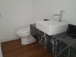 Foto 2 de VENDO DEPARTAMENTO EN PRIMER PISO DE ESTRENO MIRAFLORES