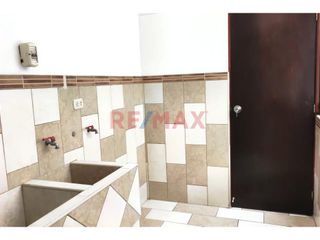 Foto 17 de Alquiler De Amplio Departamento En La Molina incluye 2 Cocheras