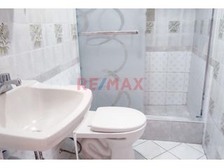 Foto 12 de Alquiler De Amplio Departamento En La Molina incluye 2 Cocheras