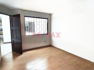 Foto 11 de Alquiler De Amplio Departamento En La Molina incluye 2 Cocheras