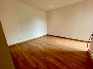 Foto 11 de VENTA APARTAMENTO DISEÑO ALVARO GIRALDO CON BUENA ILUMINACIÓN