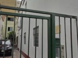 Ocasión Casa Comercial remodelada dos pisos cerca  Av Guzman Blanco y Plaza Bolognesi