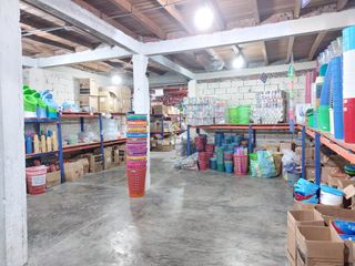 Local y bodega de venta en el Centro de Guayaquil, uso comercial, 422 m2.