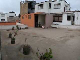 Foto 40 de SURCO VENTA CASA * AT: 304.00 M2 *AC: 378.00 M2 - 2 PISOS + AIRES  7 DORM 8 BAÑOS 2 COCHERAS