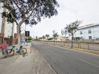 ¡Zonif. Comercial! Terreno de 135m2, Frente al Hospital del Niño, Cercado de Lima