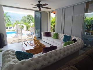 VENTA DE CABAÑA MODERNA EN SAN JERONIMO