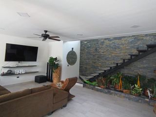 VENTA DE CABAÑA MODERNA EN SAN JERONIMO