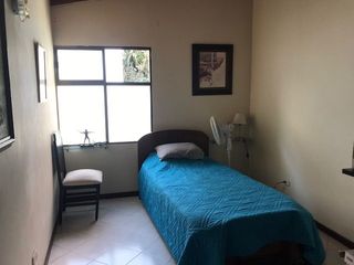 Foto 38 de Venta de Hostal y Locales Comerciales Laureles