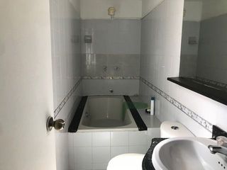 Foto 23 de Venta de Hostal y Locales Comerciales Laureles