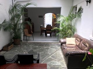 Foto 3 de Venta de Hostal y Locales Comerciales Laureles